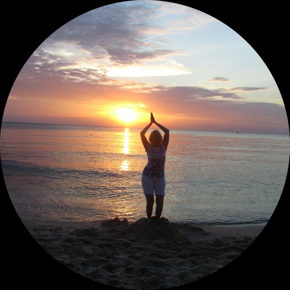 Profile Picture of B Kaiser (@celia102) on Poshmark