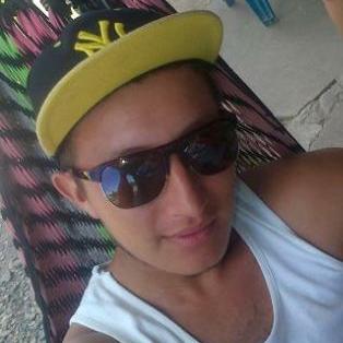 Profile Picture of Alex Mira (@alexmira2313) on Twitter