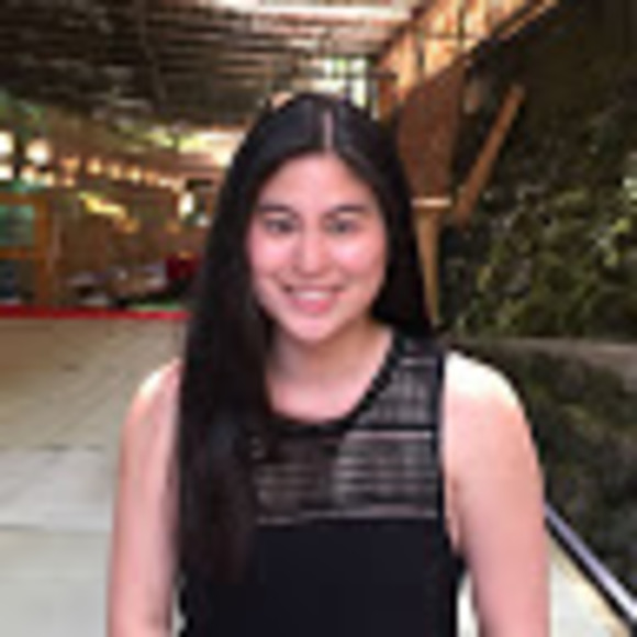 Profile Picture of Caroline Nguyen (@nguyencmt) on Poshmark