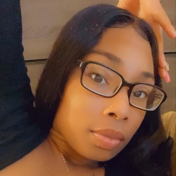 Profile Picture of Unique Wilson (@unique_wilson) on Poshmark