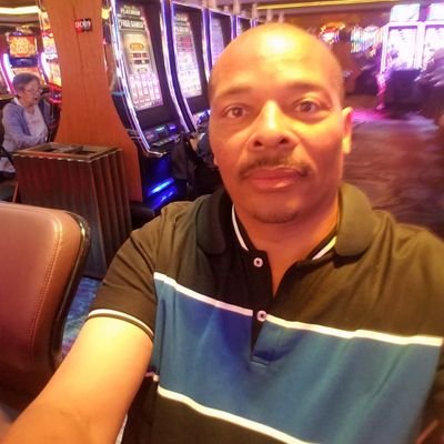 Profile Picture of Derrick Hunter (@valiantvoice) on Twitter