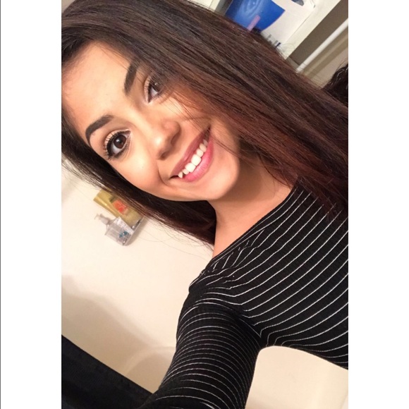 Profile Picture of Cierra Patterson (@cpatty2248) on Poshmark