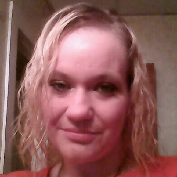 Profile Picture of Joanne Prechtl (@joanne814) on Poshmark