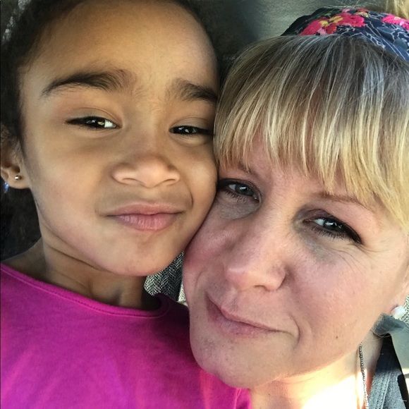 Profile Picture of Amber Rohrer (@amber_rohrer) on Poshmark