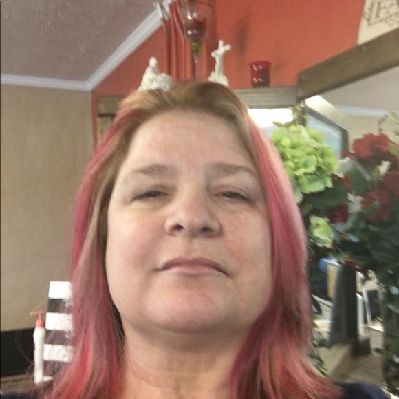 Profile Picture of Dana Durden (@dana2208) on Poshmark