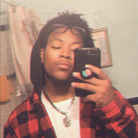 Profile Picture of Jared Willis (@jaredw1402) on Poshmark