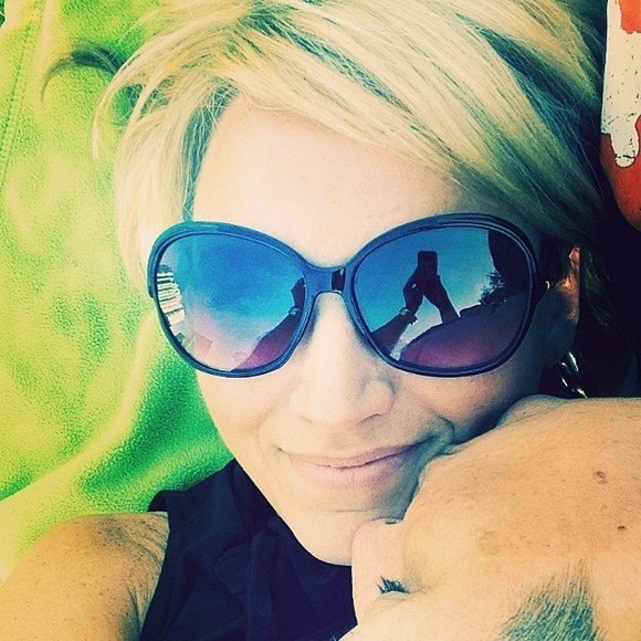 Profile Picture of Christina Cosmopoulos (@cjoann8) on Poshmark