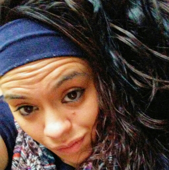 Profile Picture of Danielle Cornell (@danipreetysmile) on Poshmark
