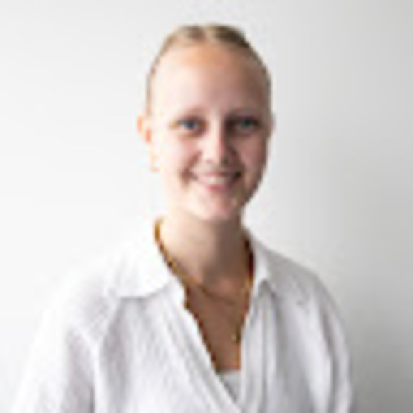 Profile Picture of Jolijnbc Cornelissen (@jolijncorneliss) on Poshmark