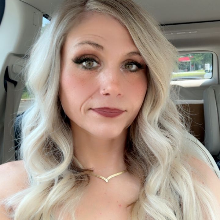 Profile Picture of Kelly Clay (@@kellyclay13) on Tiktok