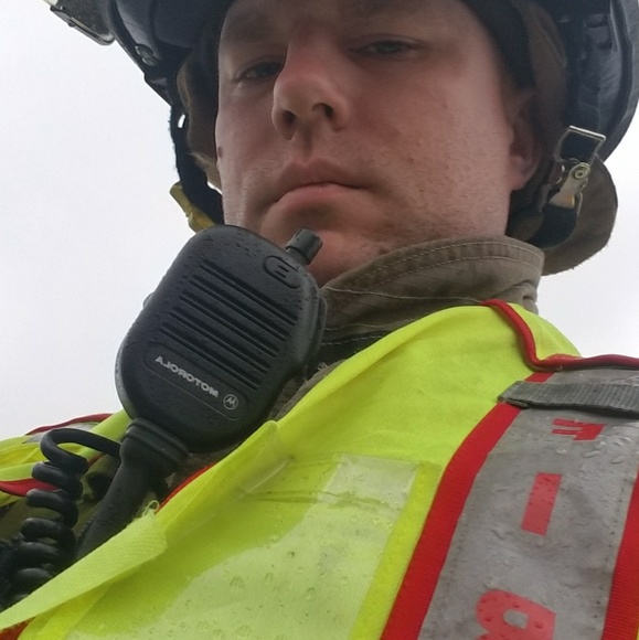 Profile Picture of Lee Kolenda (@leejkolenda) on Poshmark