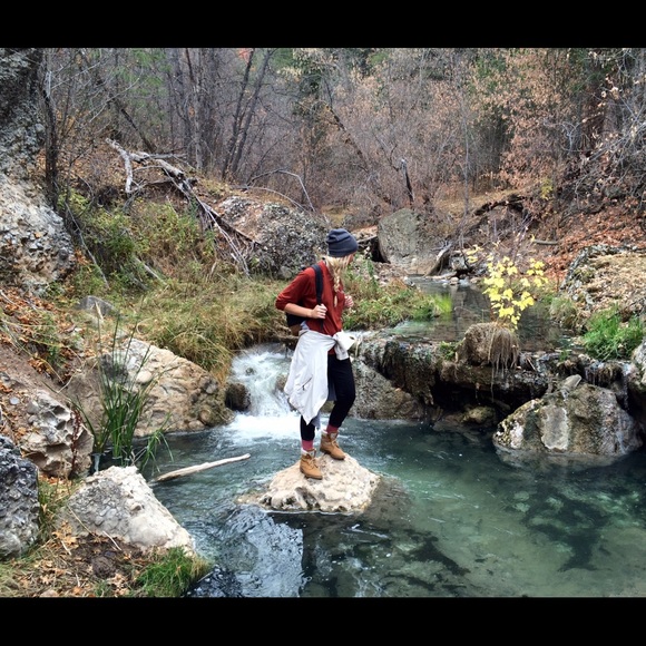 Profile Picture of Sierra Warhurst (@seairuh2) on Poshmark