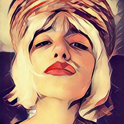 Profile Picture of Paula Arredondo (@Paula_glasy) on Twitter