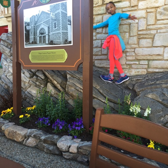 Profile Picture of Latesha James (@lateshajames) on Poshmark