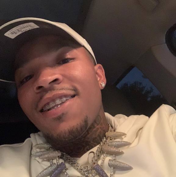 Profile Picture of Pug Pug (@pugp) on Poshmark