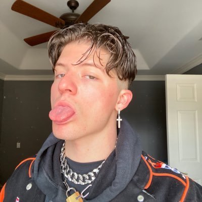 Profile Picture of Tya Louise Smith (@louise_tya) on Twitter