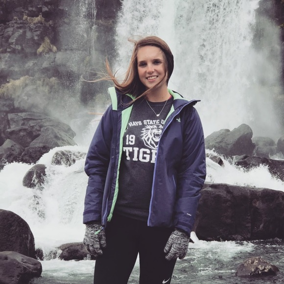 Profile Picture of Haley Weidemann (@haleyweidemann) on Poshmark