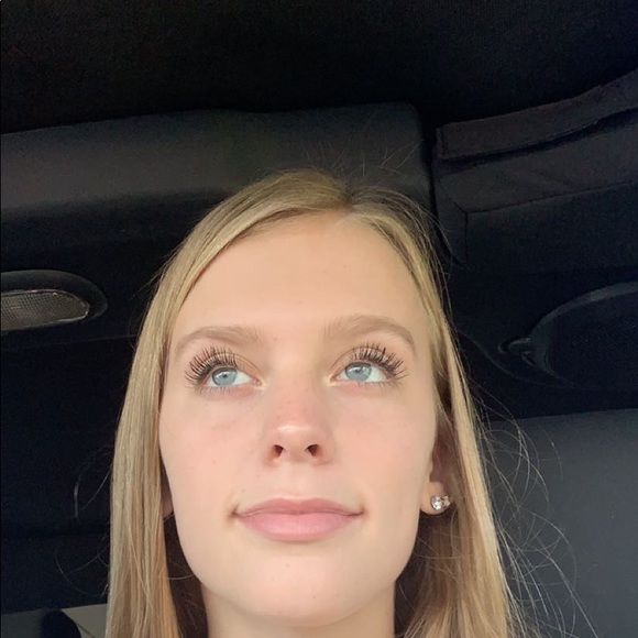 Profile Picture of Reagan Dutson (@reagduts) on Poshmark