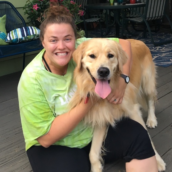 Profile Picture of Madison Neimer (@madsneimer) on Poshmark