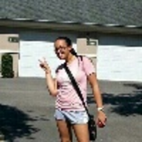 Profile Picture of Chris-lynne Beukes (@chrissy08) on Poshmark