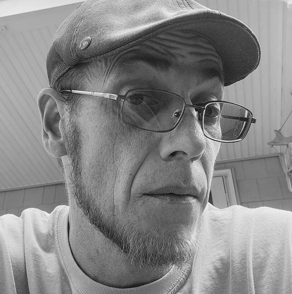 Profile Picture of Dave Fore (@davidkfore) on Poshmark