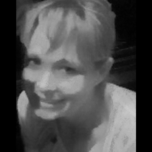 Profile Picture of Alisia Joerger (@contessa007) on Poshmark