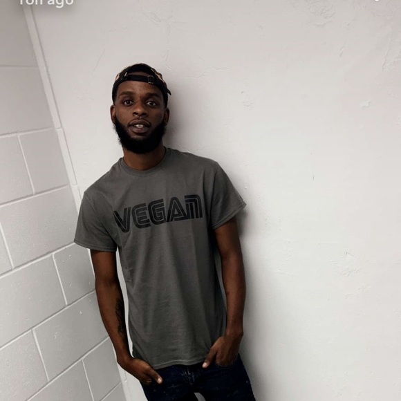 Profile Picture of Xavier Peavy (@prince1525) on Poshmark