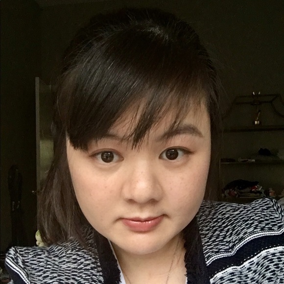 Profile Picture of Jessica Chan (@gemsica) on Poshmark