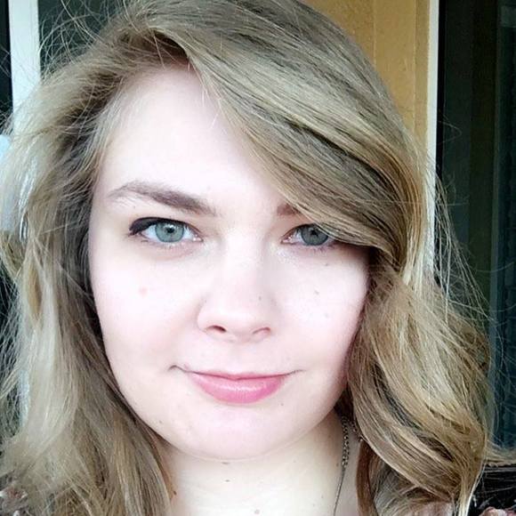 Profile Picture of Alex Nunn (@anunn15) on Poshmark