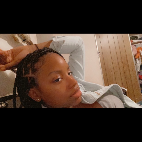 Profile Picture of Sydney Pough (@sydjen6) on Poshmark