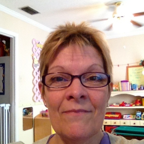 Profile Picture of Gloria Ousley (@gousley57) on Poshmark