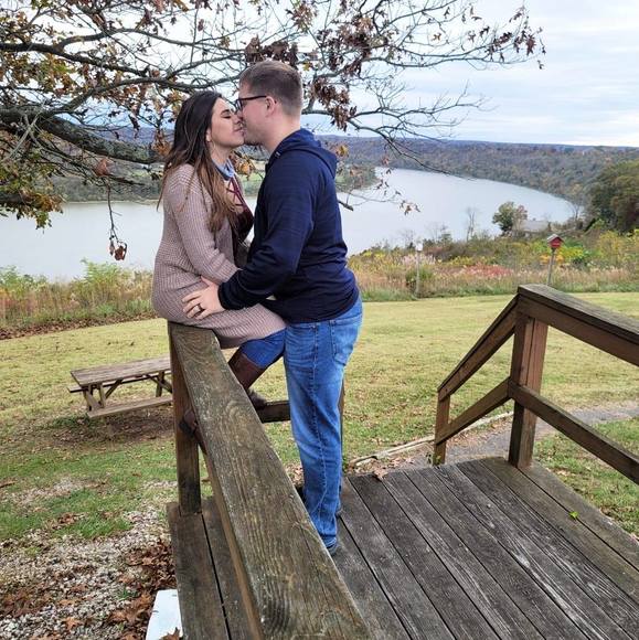 Profile Picture of Bianca Fernandez (@biancanfernan) on Poshmark