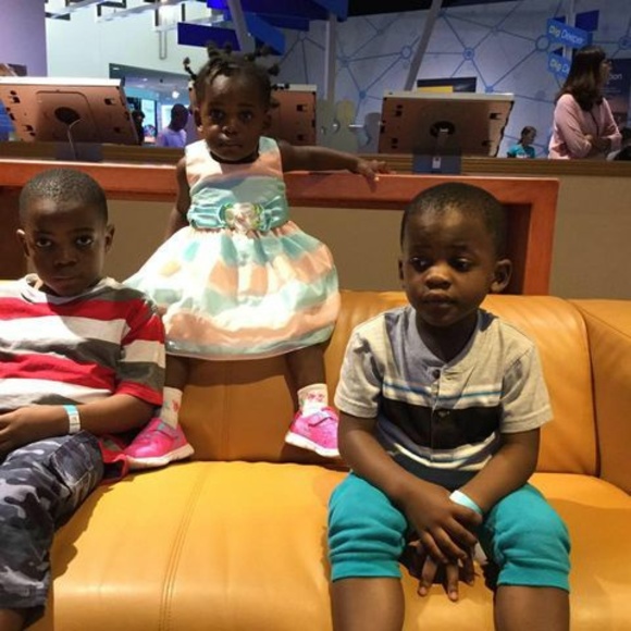 Gasmir darin Njila seugwou - Poshmark Profile Picture of Gasmir darin Njila seugwou (@njiladarin) on Poshmark