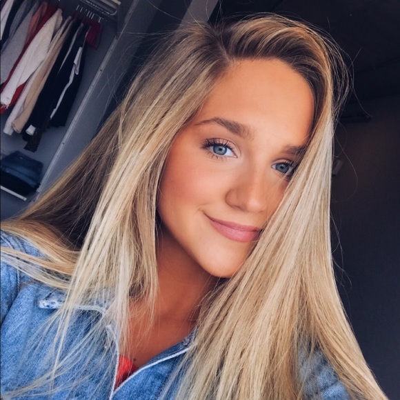 Profile Picture of Grace Kanoski (@gracekanoski) on Poshmark