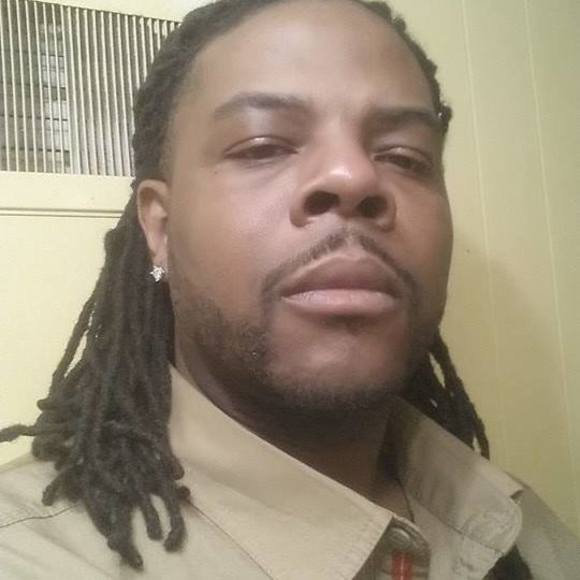 Profile Picture of Carlton Hall (@carlton2400) on Poshmark