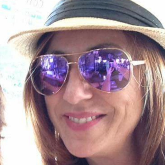 Profile Picture of Joanne Vincelli (@jvincelli) on Poshmark