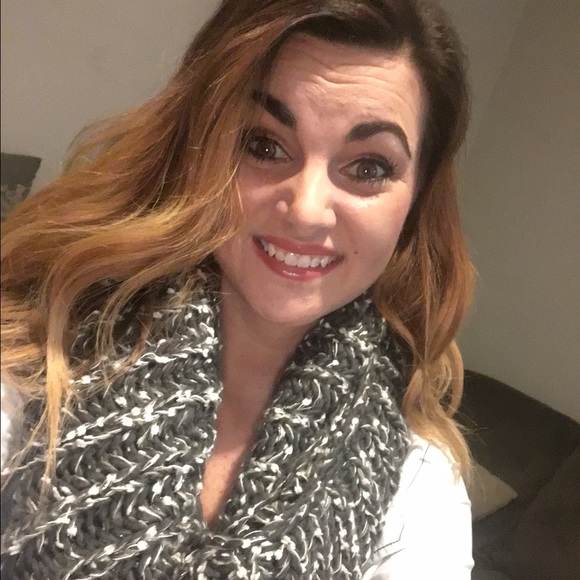 Profile Picture of Jalynn Guiot (@jjguiot) on Poshmark