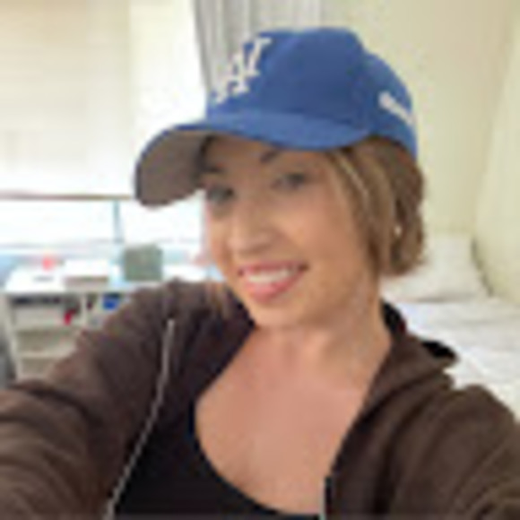 Profile Picture of Lauryn Caliouette (@lcaliouette) on Poshmark