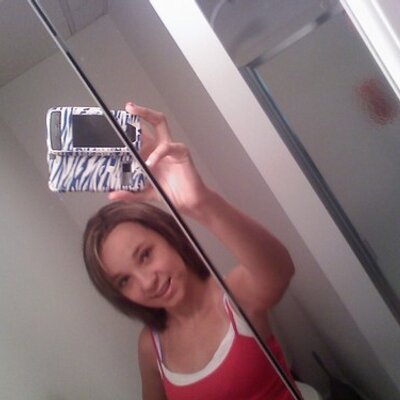 Profile Picture of Elizabeth Engelhardt (@ideekay62) on Twitter