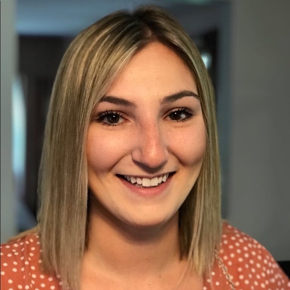 Profile Picture of Brooke Prochniak (@bprochniak13) on Poshmark