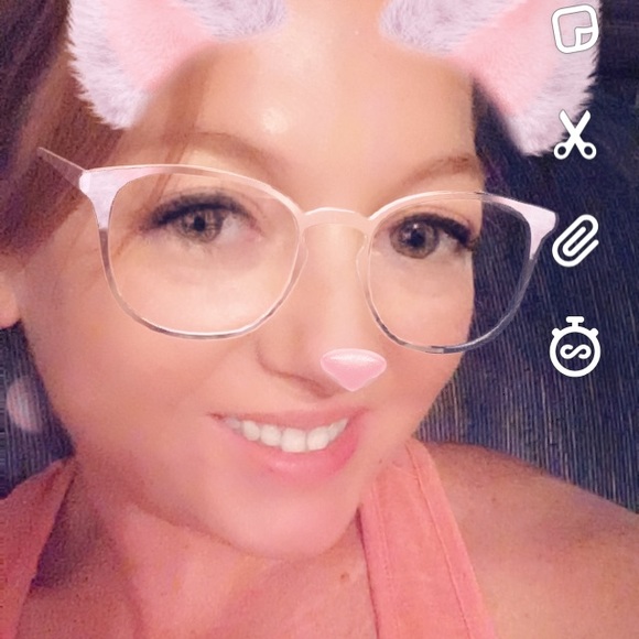 Profile Picture of Jenica Swilley (@jenicalorin22) on Poshmark