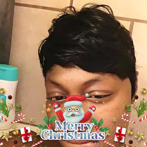 Profile Picture of Nicole Hooks (@nikkimikes8) on Poshmark