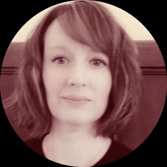 Profile Picture of Kim Thayer (@kthayer76) on Poshmark