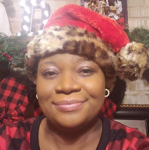 Profile Picture of Dorothy Keys (@dorothyjame) on Poshmark
