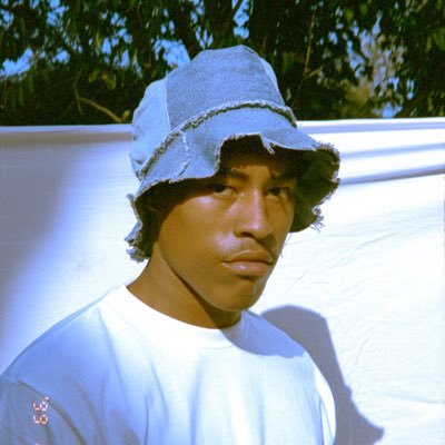 Profile Picture of Robert Prince (@princer0bert) on Twitter
