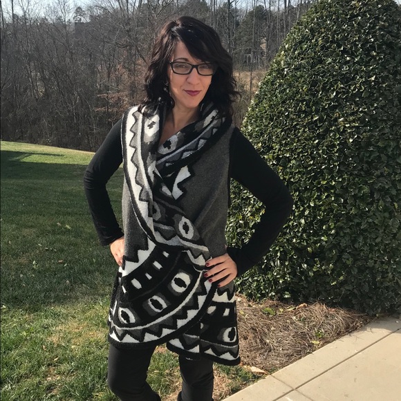 Profile Picture of Paula Marques (@pauladeals) on Poshmark