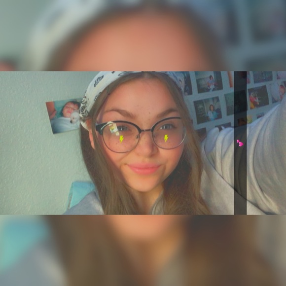 Delaney Taddonio - Poshmark Profile Picture of Delaney Taddonio (@delt889) on Poshmark