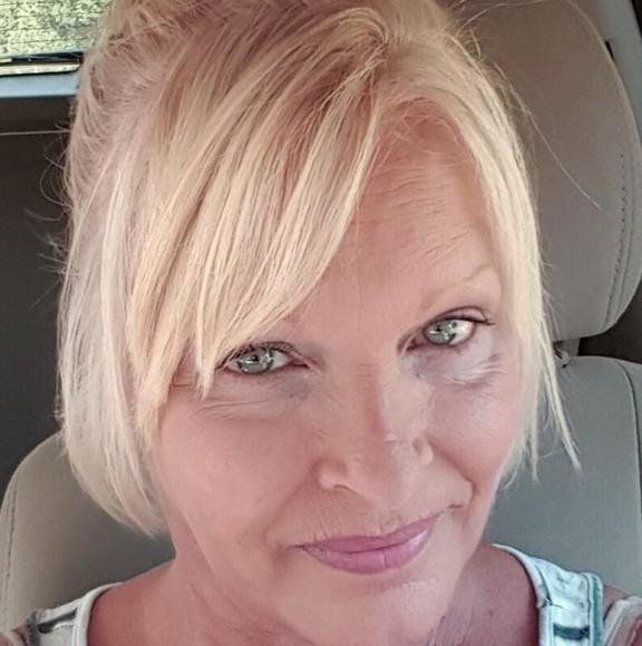 Profile Picture of Patty Gibson (@cajunlady432) on Poshmark