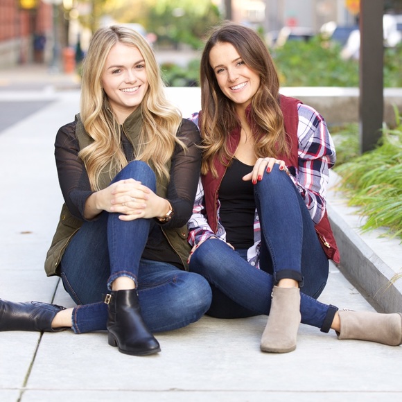 Profile Picture of Holly Deneffe (@hdeneffe) on Poshmark