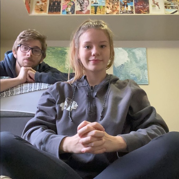 Profile Picture of Madison Poloway (@madison_poloway) on Poshmark